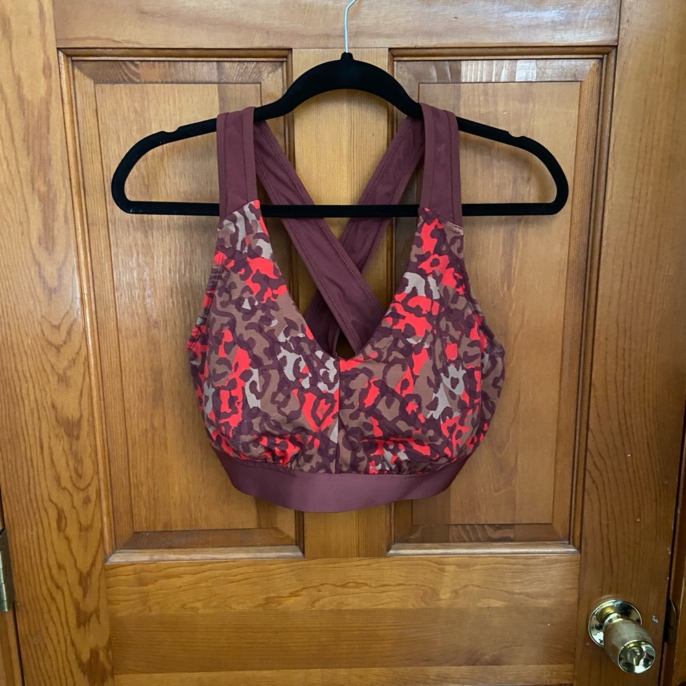 Aerie sports bra. NEVER WORN. SIZE LARGE.